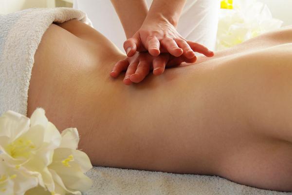 Ayurvedische Massage inkl. Ohrkerzenbehandlung